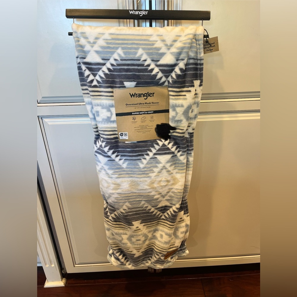 Wrangler Oversized Ultra Plush Throw Blanket